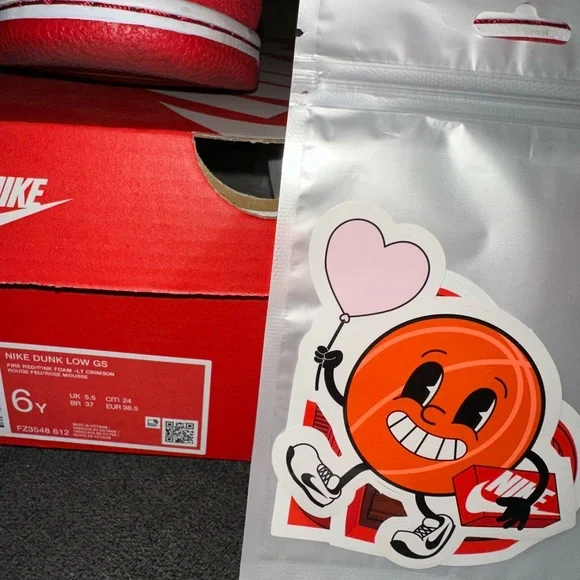 Nike Valentine Red dunk low - Picture 7 of 8